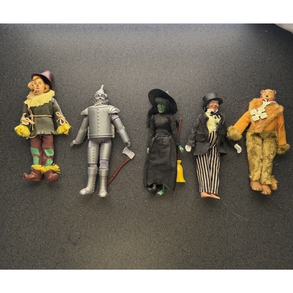 Vintage Mego 1974 Wizard Of Oz Dolls Lot Five Figures Some Accessories Broom Axe